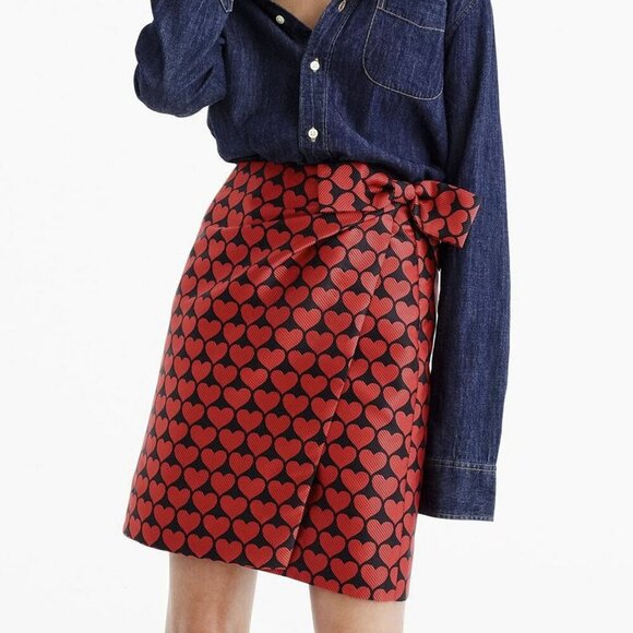 J. Crew Wrap Skirt in Jacquard Hearts Red Black Bow Size 4 - NWOT - Picture 1 of 9